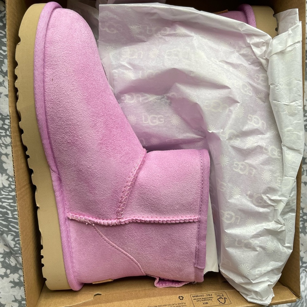 UGG BOOTS